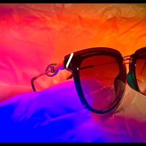 BRAN NEW WOMEN SUNGLASSES